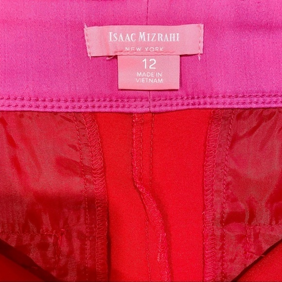 Isaac Mizrahi Red Scalloped Hem Tailored Flat Front Short with Pink Waistband 12 - Picture 5 of 8